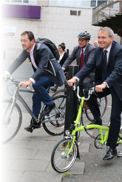 MP Robert Goodwill on his way to the Civic Centre with Chris Boardman MBE